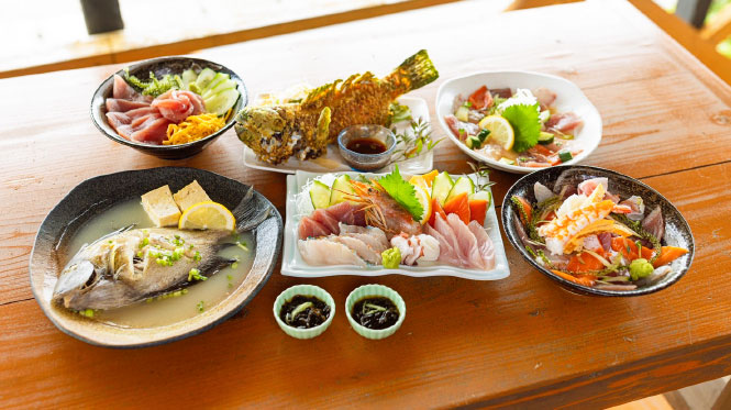 釣った魚も食べられる! 漁師が営む港町の食堂　さかなかなさ